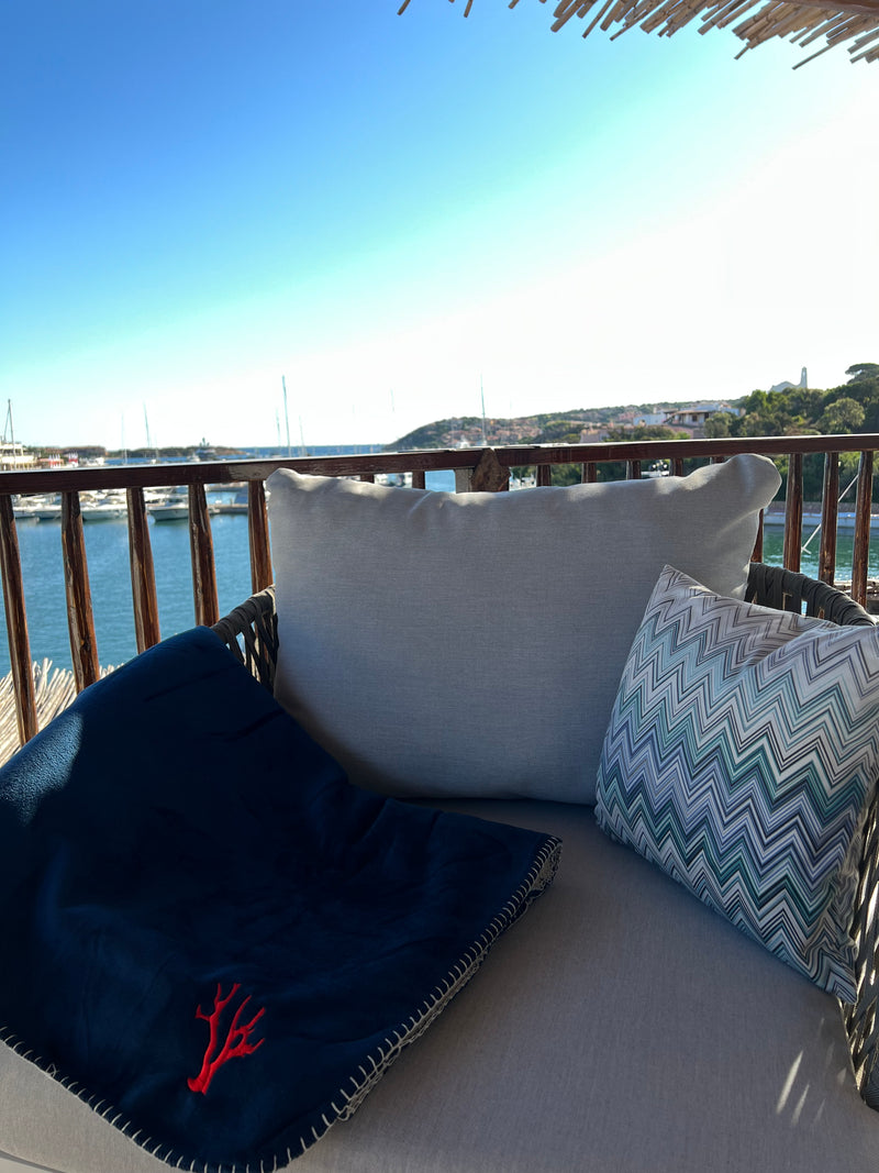 THE CORAL BLANKET